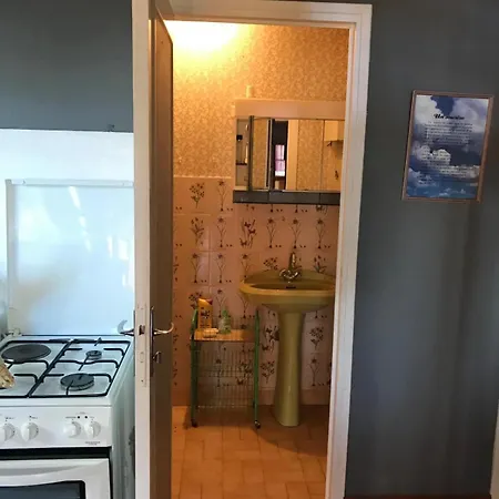 La Petite Maison Sur La Colline Daire *