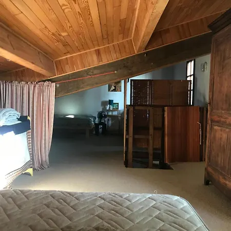La Petite Maison Sur La Colline